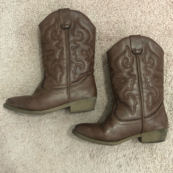 Tucker + Tate | Cowboy Boots - Picture 3 of 5